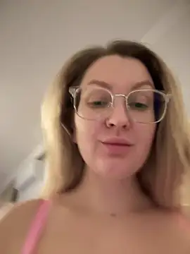 Snapshot of Teya_moon_ chatting on March 2025 09:37:01 PM Teya moon online show from March 2025 09:37:01 PM