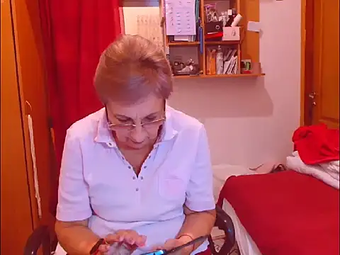 Snapshot of Victoria5643 chatting on October 2025 06:42:02 PM Victoria5643 online show from October 2025 06:42:02 PM