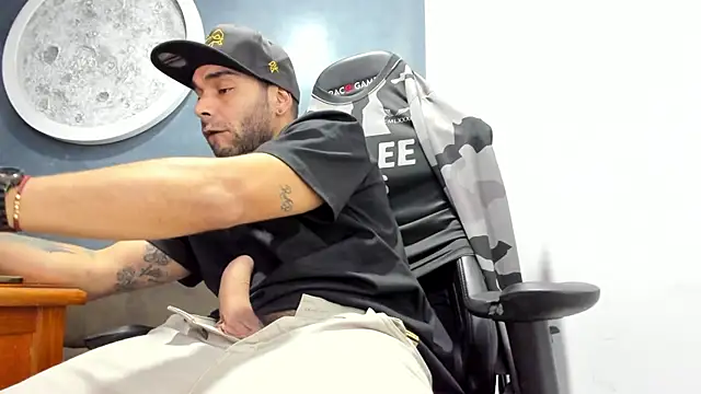 Bryan Bronx online show from October 2025 02:11:02 AM