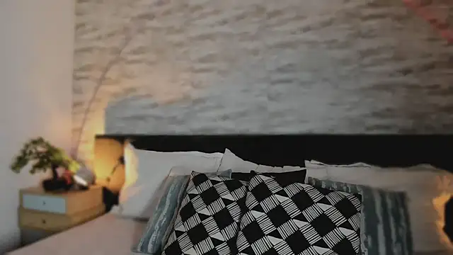 Anneth  M online show from November 2025 07:39:02 PM