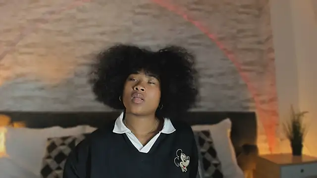 Anneth  M online show from November 2025 07:40:02 PM