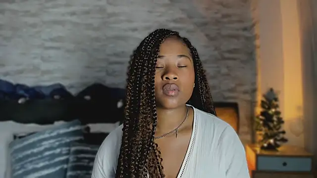 Anneth  M online show from December 2025 08:00:01 PM