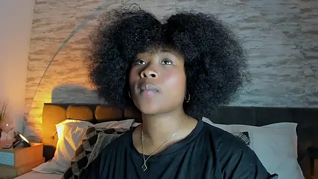 Anneth  M online show from December 2025 07:37:02 PM