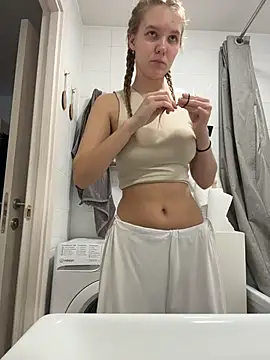 Ketitull online show from February 2026 06:20:02 PM