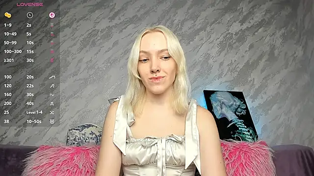 Snapshot of cheryl_mason chatting on September 2025 12:32:01 AM cheryl mason online show from September 2025 12:32:01 AM