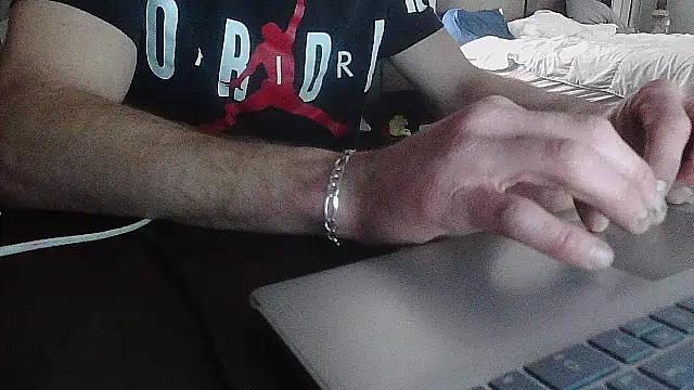 HungStud4You online show from January 2026 03:32:01 AM