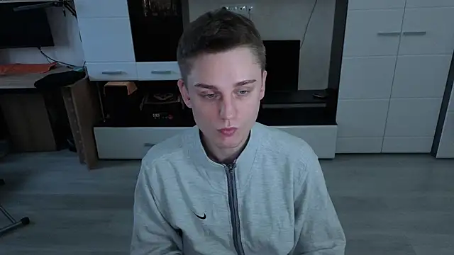 angryzan online show from November 2025 11:32:01 AM