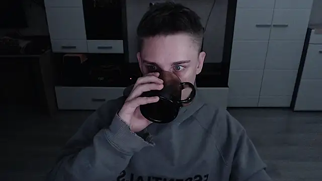 angryzan online show from October 2025 05:08:01 AM