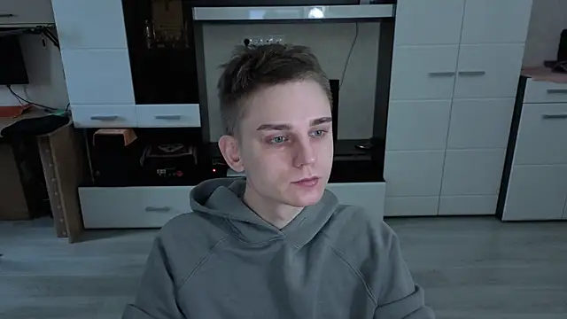 angryzan online show from November 2025 06:13:01 AM