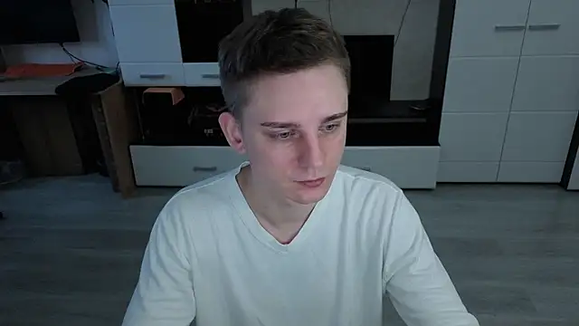 angryzan online show from November 2025 04:45:01 AM