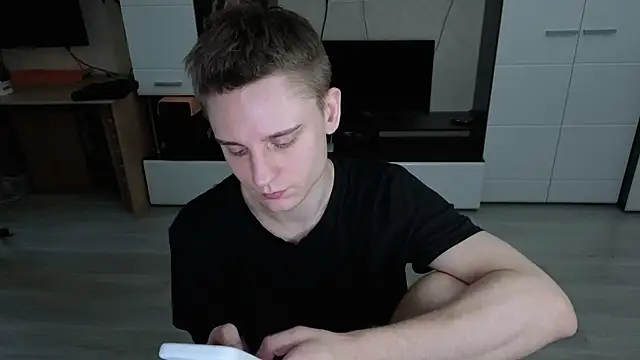 angryzan online show from December 2025 08:05:02 AM