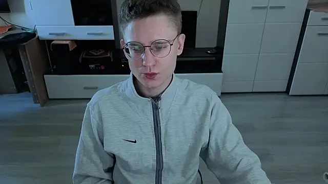 angryzan online show from November 2025 05:52:02 AM