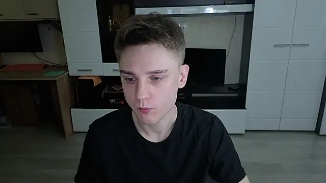 angryzan online show from February 2026 05:04:01 AM