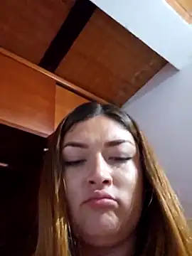 Snapshot of Sofia_Queen17 chatting on February 2025 02:08:01 AM Sofia Queen17 online show from February 2025 02:08:01 AM