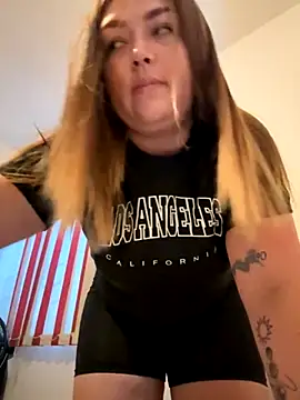 Snapshot of Sofia_Queen17 chatting on October 2025 01:05:01 AM Sofia Queen17 online show from October 2025 01:05:01 AM