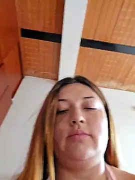 Snapshot of Sofia_Queen17 chatting on February 2025 10:20:02 AM Sofia Queen17 online show from February 2025 10:20:02 AM