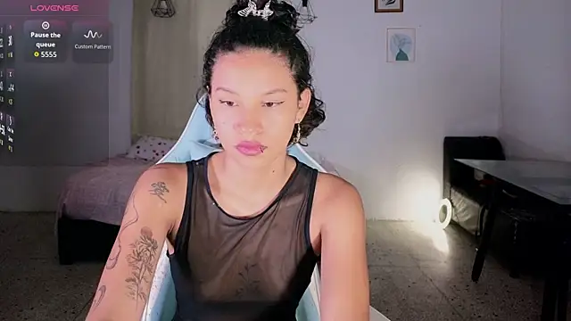 Peggy Funn online show from October 2025 02:15:01 AM