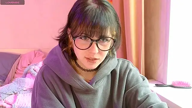 lily noris online show from December 2025 10:50:02 AM