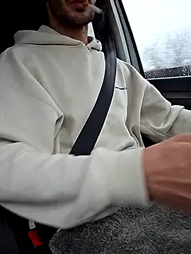 Snapshot of Zeefy chatting on November 2025 08:19:02 AM Zeefy online show from November 2025 08:19:02 AM