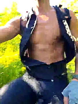 Snapshot of Zeefy chatting on September 2025 08:35:02 AM Zeefy online show from September 2025 08:35:02 AM