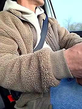 Snapshot of Zeefy chatting on November 2025 08:18:01 AM Zeefy online show from November 2025 08:18:01 AM