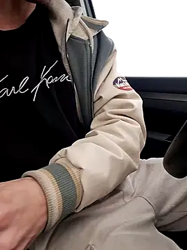 Snapshot of Zeefy chatting on March 2025 10:24:01 AM Zeefy online show from March 2025 10:24:01 AM