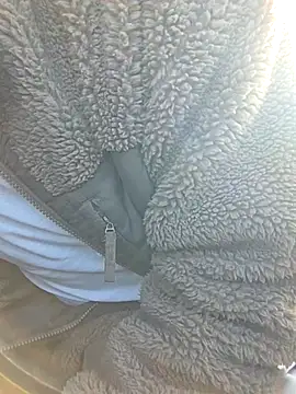 Snapshot of Zeefy chatting on October 2025 07:32:02 AM Zeefy online show from October 2025 07:32:02 AM