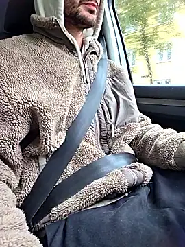 Snapshot of Zeefy chatting on October 2025 06:47:01 AM Zeefy online show from October 2025 06:47:01 AM