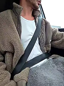 Snapshot of Zeefy chatting on November 2025 09:31:01 AM Zeefy online show from November 2025 09:31:01 AM