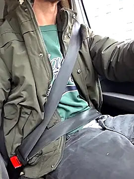 Snapshot of Zeefy chatting on October 2025 08:03:02 AM Zeefy online show from October 2025 08:03:02 AM