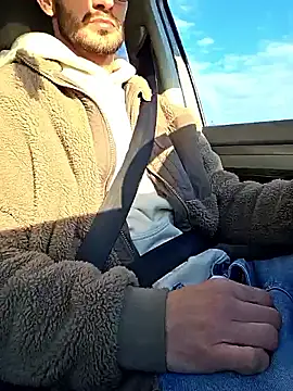 Snapshot of Zeefy chatting on November 2025 07:24:01 AM Zeefy online show from November 2025 07:24:01 AM