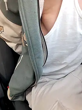 Snapshot of Zeefy chatting on February 2025 11:22:01 AM Zeefy online show from February 2025 11:22:01 AM