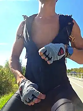 Snapshot of Zeefy chatting on September 2025 09:35:01 AM Zeefy online show from September 2025 09:35:01 AM