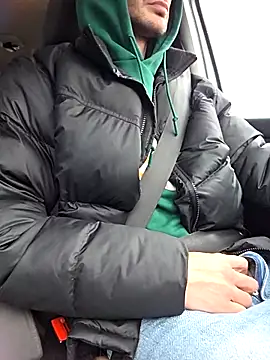 Snapshot of Zeefy chatting on November 2025 07:01:02 AM Zeefy online show from November 2025 07:01:02 AM