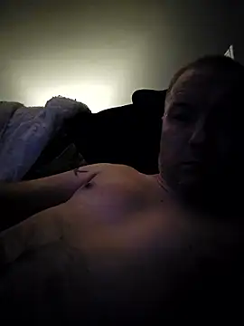 walker1979 online show from February 2026 10:42:02 PM