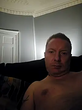 walker1979 online show from October 2025 09:05:01 PM