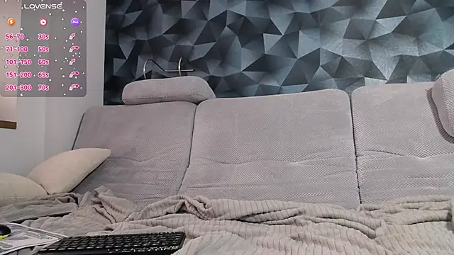 MakiimaStar online show from February 2026 05:51:01 AM