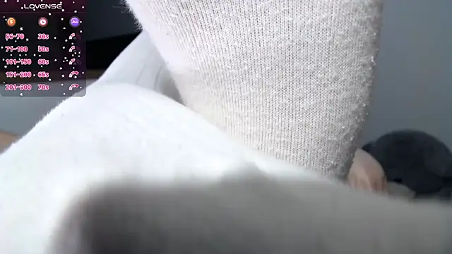 Snapshot of MakiimaStar chatting on October 2025 04:44:01 AM MakiimaStar online show from October 2025 04:44:01 AM