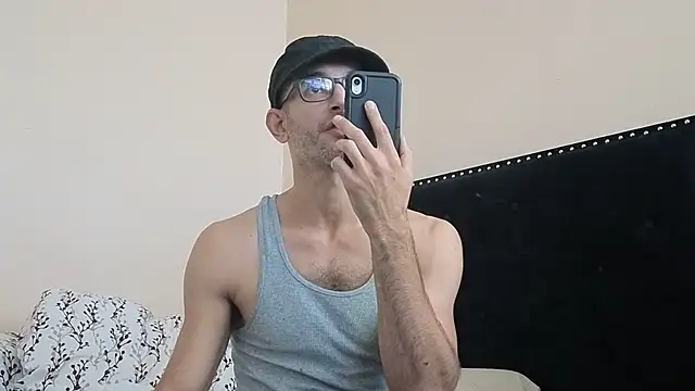 hailzeffn online show from October 2025 05:03:01 PM