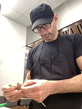 hailzeffn online show from March 2026 01:46:02 PM