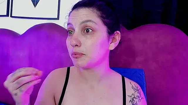 Snapshot of sophy_rock chatting on July 2026 03:12:02 PM sophy rock online show from July 2026 03:12:02 PM