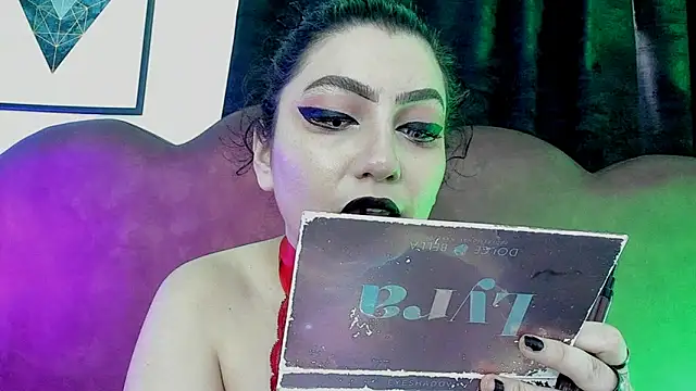 Snapshot of sophy_rock chatting on June 2026 02:39:01 PM sophy rock online show from June 2026 02:39:01 PM