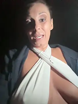 therealbeverlycious online show from February 2026 10:10:02 PM