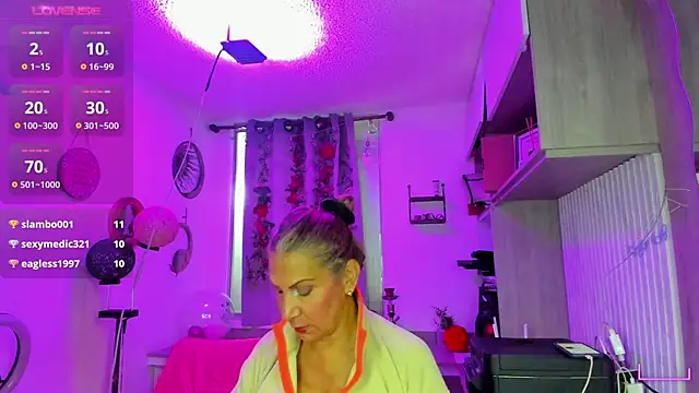 Snapshot of _cristal_ayala chatting on June 2026 02:24:02 AM cristal ayala online show from June 2026 02:24:02 AM