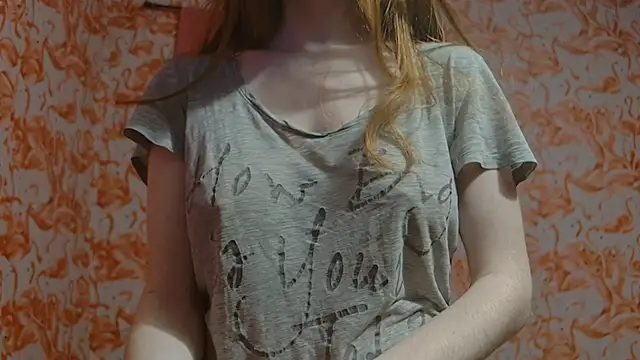 strawberrysmoothie online show from February 2025 12:35:01 AM