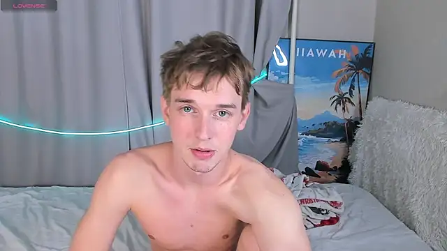 Snapshot of 4ever_dude chatting on October 2025 11:45:02 AM 4ever dude online show from October 2025 11:45:02 AM