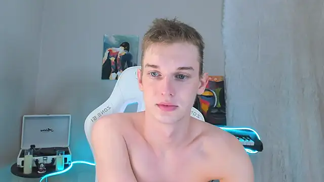 Snapshot of 4ever_dude chatting on February 2025 03:23:02 AM 4ever dude online show from February 2025 03:23:02 AM