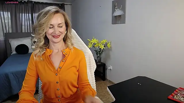 Vanessa Nowak online show from June 2026 02:01:01 PM