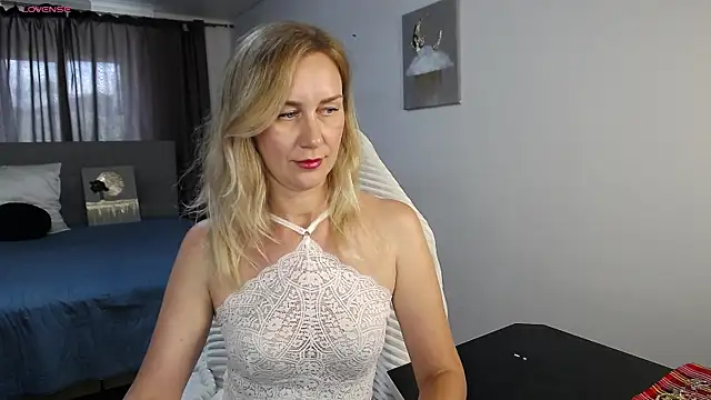 Vanessa Nowak online show from June 2026 11:38:01 AM