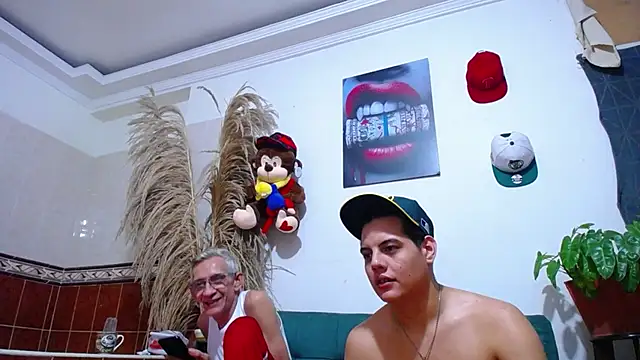Leon hot X online show from March 2025 10:34:02 AM